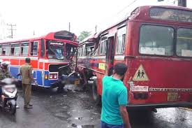 "பயணிகளின் உயிரோடு விளையாடிய சாரதி!" - களுத்துறையில் பேருந்துகள் மோதி விபத்து: சோதனையில் சிக்கிய 'கஞ்சா' போதை - காலி சாரதி கம்பி எண்ணுகிறார்.